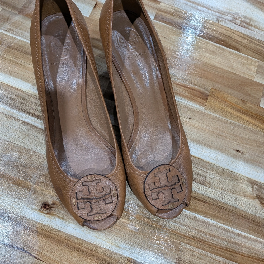 Tory Burch Women's Tan Leather Wedges